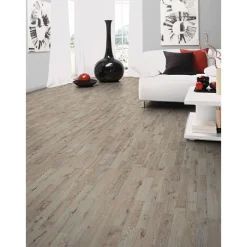 Basic Laminatboden Eiche SB hell 6 mm 137,6 x 19,3 cm