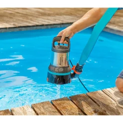 Gardena Klarwasser-Tauchpumpe 11000 mit Aquasensor