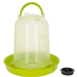 Kunststofftränke mit Stöpsel 8 L grün