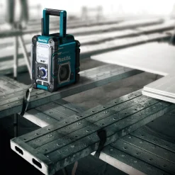 Makita Akku-Baustellenradio DMR112 mit DAB+ und Bluetooth