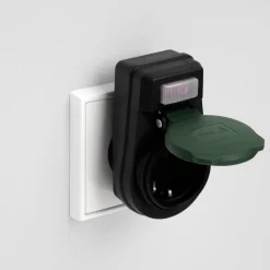 Außensteckdose mit Schalter IP44 schwarz/grün*REV Ritter Best