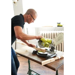 Akku-Kapp- und Gehrungssäge EMS190DCL ohne Akku und Ladegerät*Ryobi Clearance