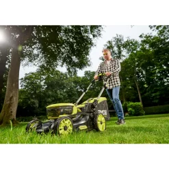 Akku-Rasenmäher RY36 LMXSP46A-150 46 cm inkl 5,0 Ah Akku u Ladegerät selbstfahrend*Ryobi Outlet