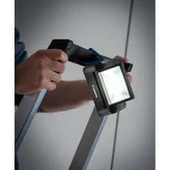 Varta LED-Taschenlampe Work Flex Area Light mit Batterien schwarz