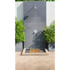 Wenko Baderost Indoor und Outdoor Bambus 50 x 50 cm Badematte Bodenrost für Dusche Bad Pool mit rutschhemmender Unterseite