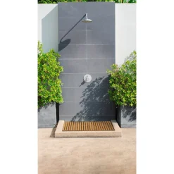 Wenko Baderost Indoor und Outdoor Bambus 100 x 50 cm Badematte Bodenrost für Dusche Bad Pool mit rutschhemmender Unterseite